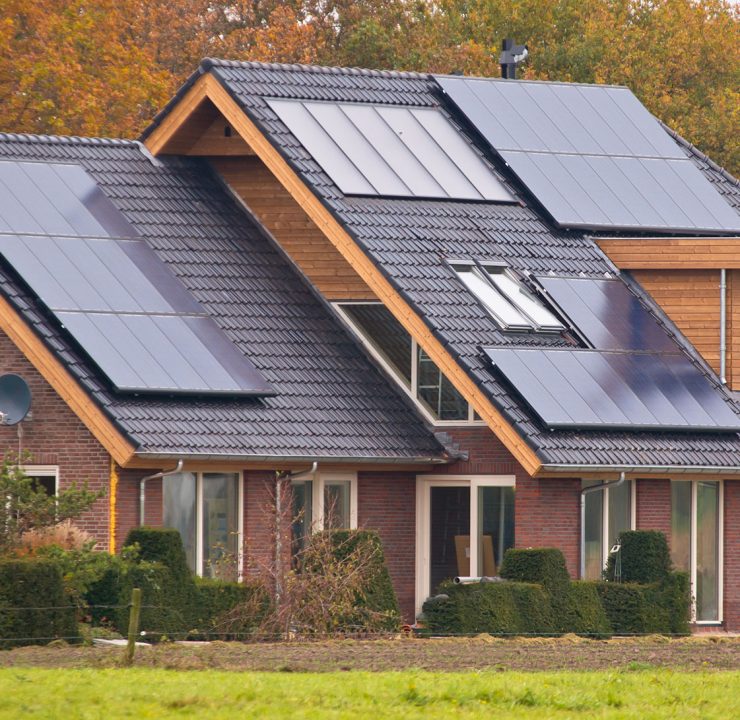paneles-solares-en-casa